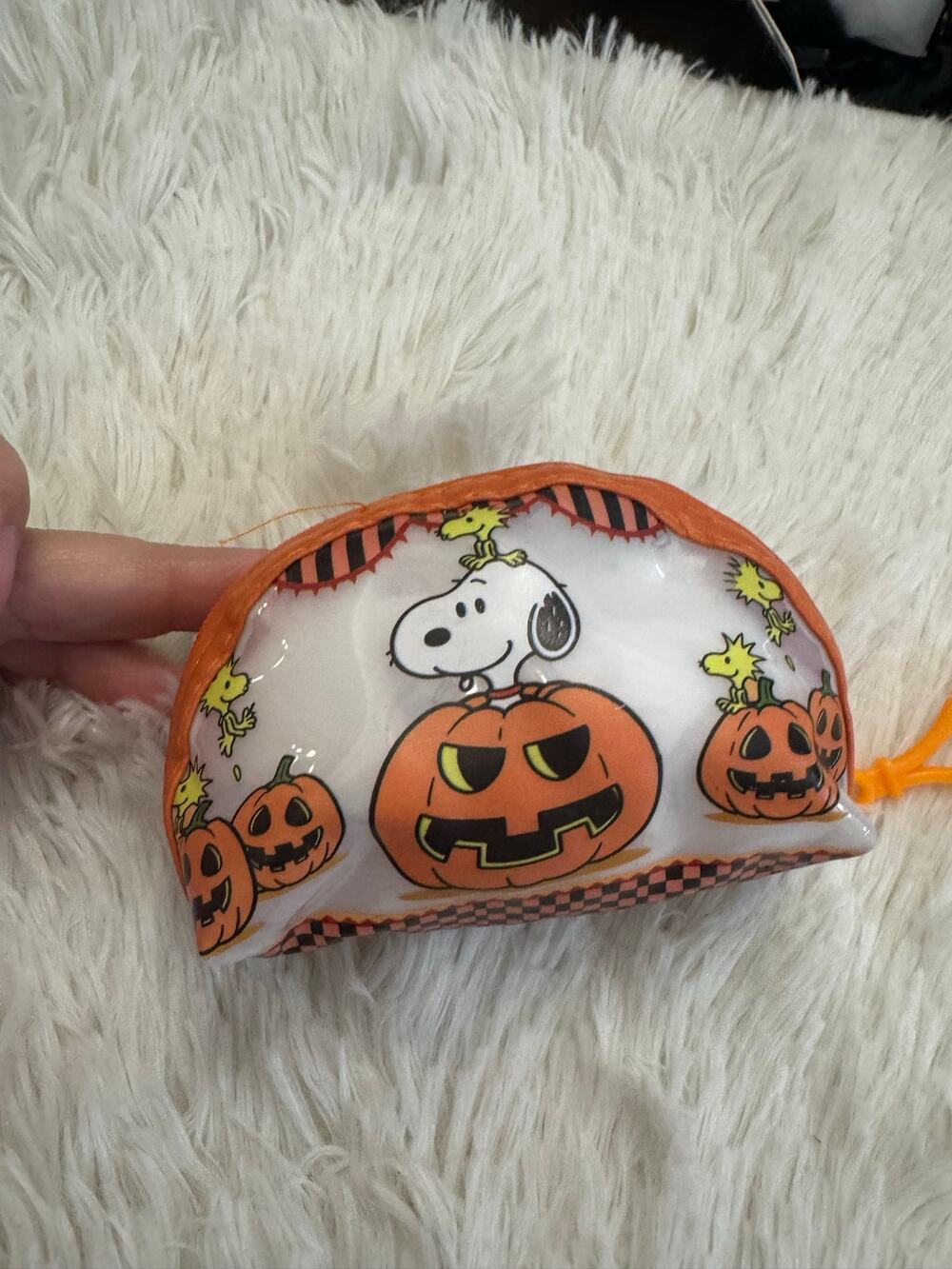 Snoopy Halloween pumpkin coin pouch keychain with Snoopy & Woodstock on pumpkins